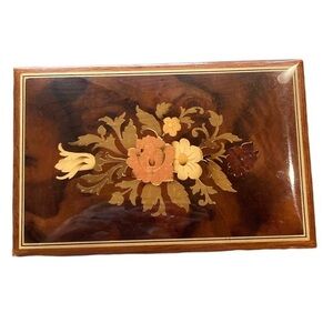 Vintage SORRENTO MUSIC Solid Wood Music Box